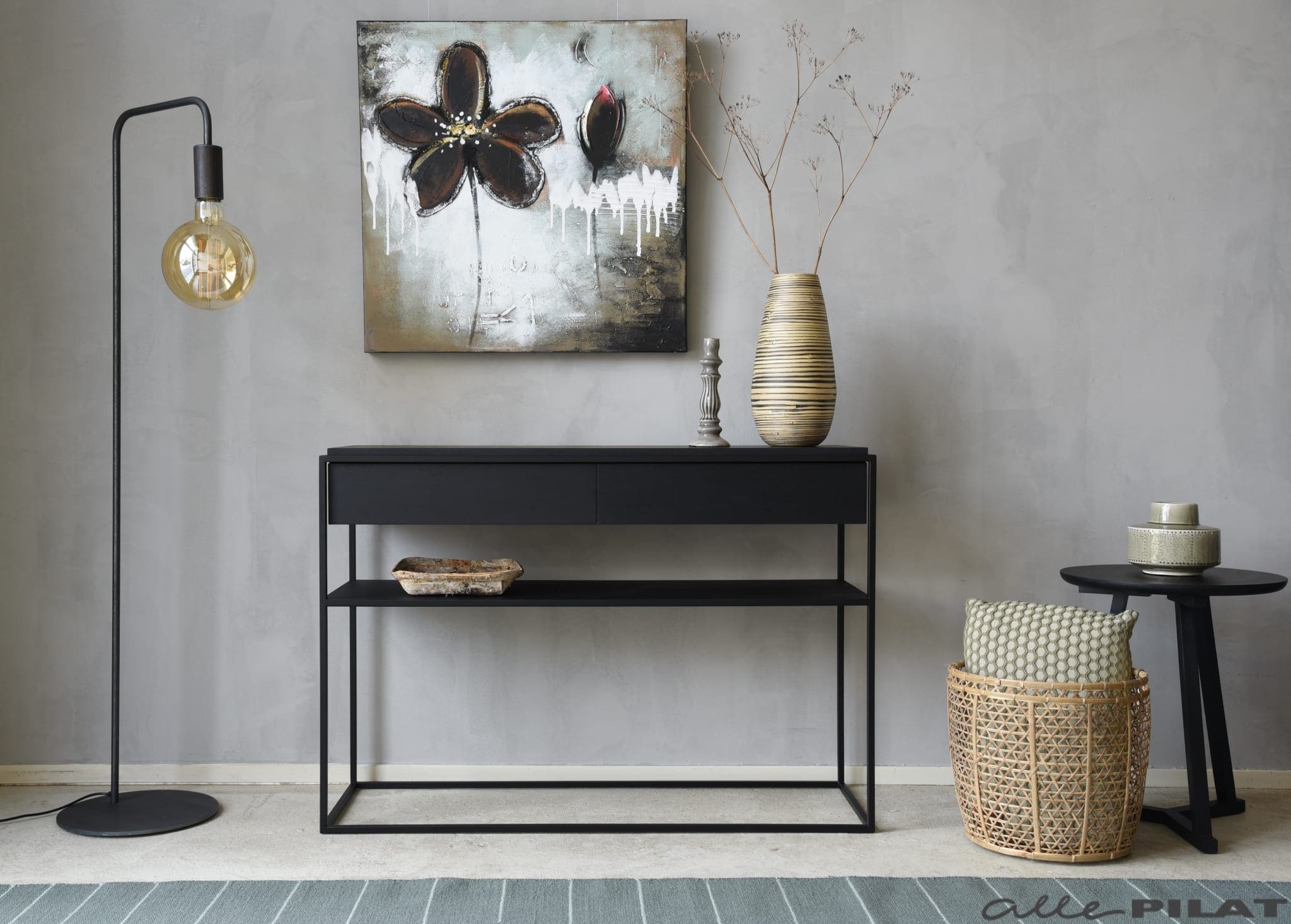 Zwarte Side table Black van eikenhout Woonwinkel Alle Pilat