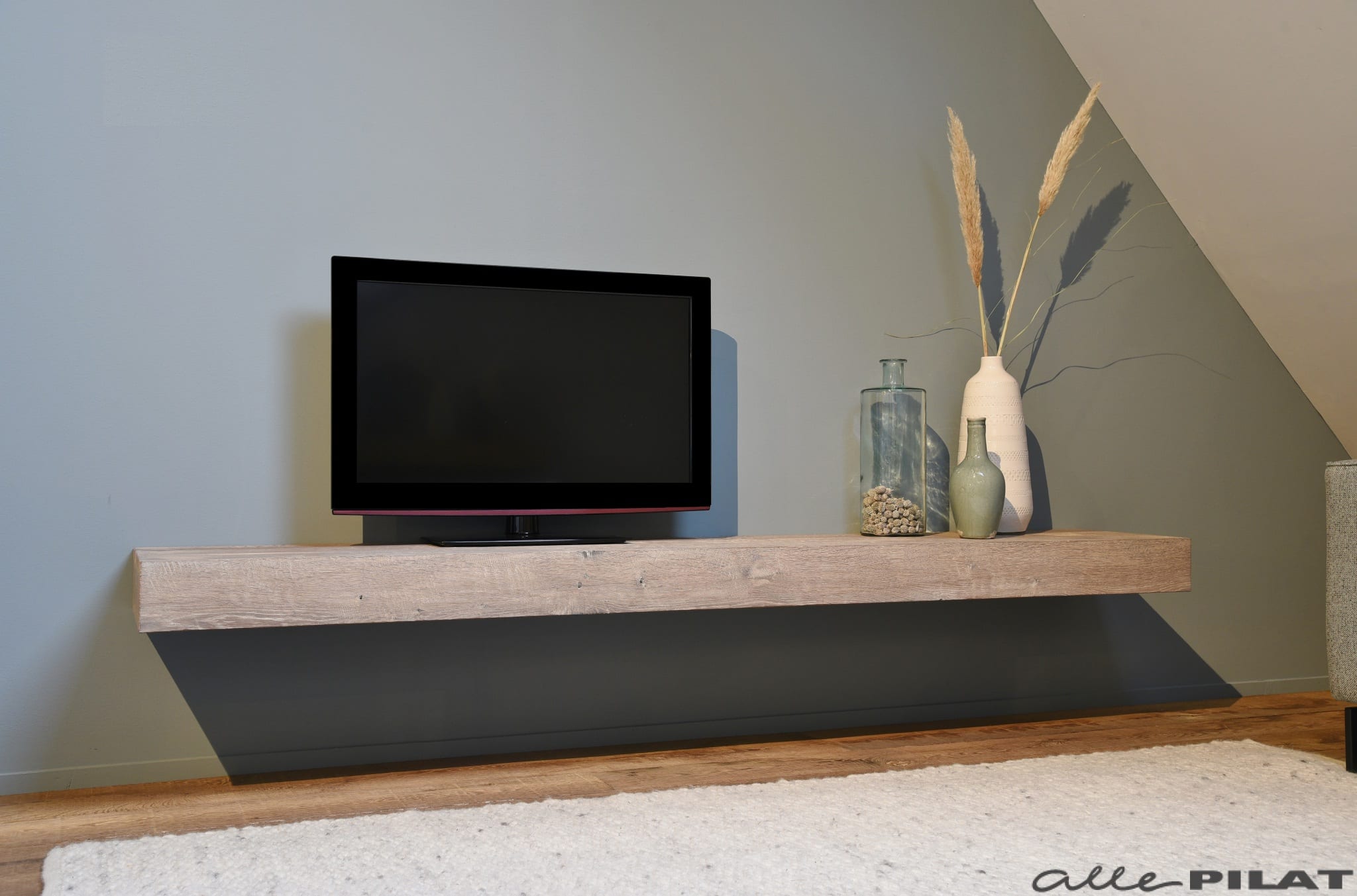 Verniel Samenstelling Zin Tv-meubel Plank - hangend wandmeubel eikenhout - Woonwinkel Alle Pilat