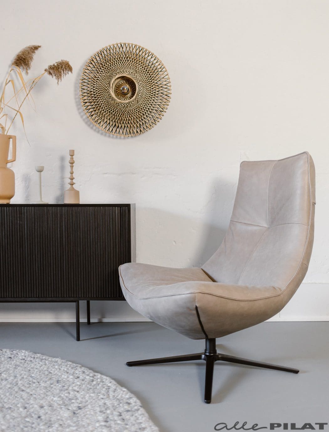 Draaifauteuil Corné in taupe leer